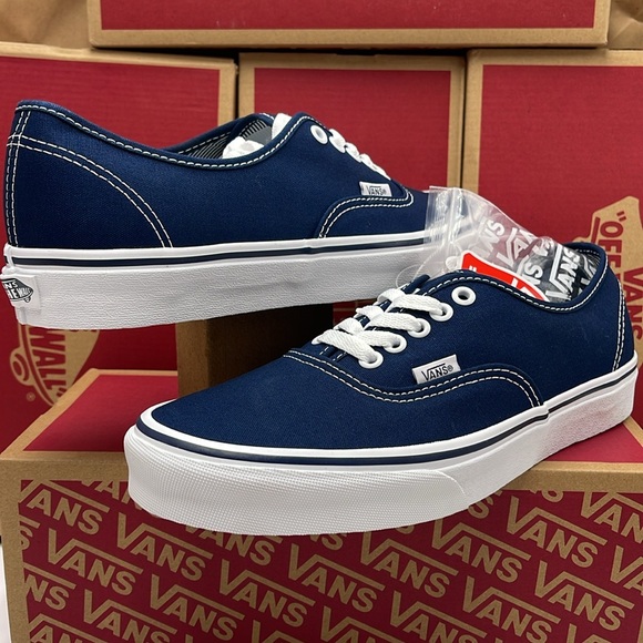 Vans Men’s Authentic (Angstrping) Dress blue/True White
VN000EE332D
Sneakers - Picture 9 of 16